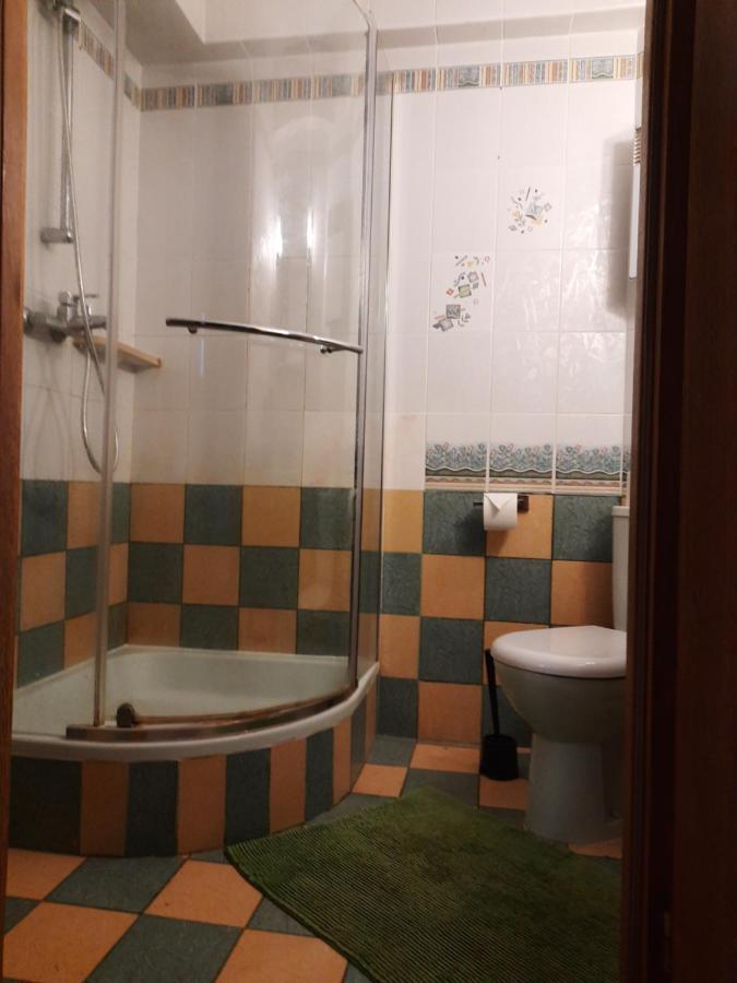 Ochota Forest Guest House Варшава Экстерьер фото
