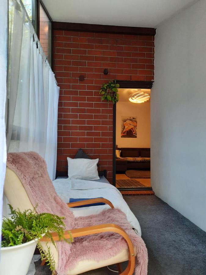Ochota Forest Guest House Варшава Экстерьер фото