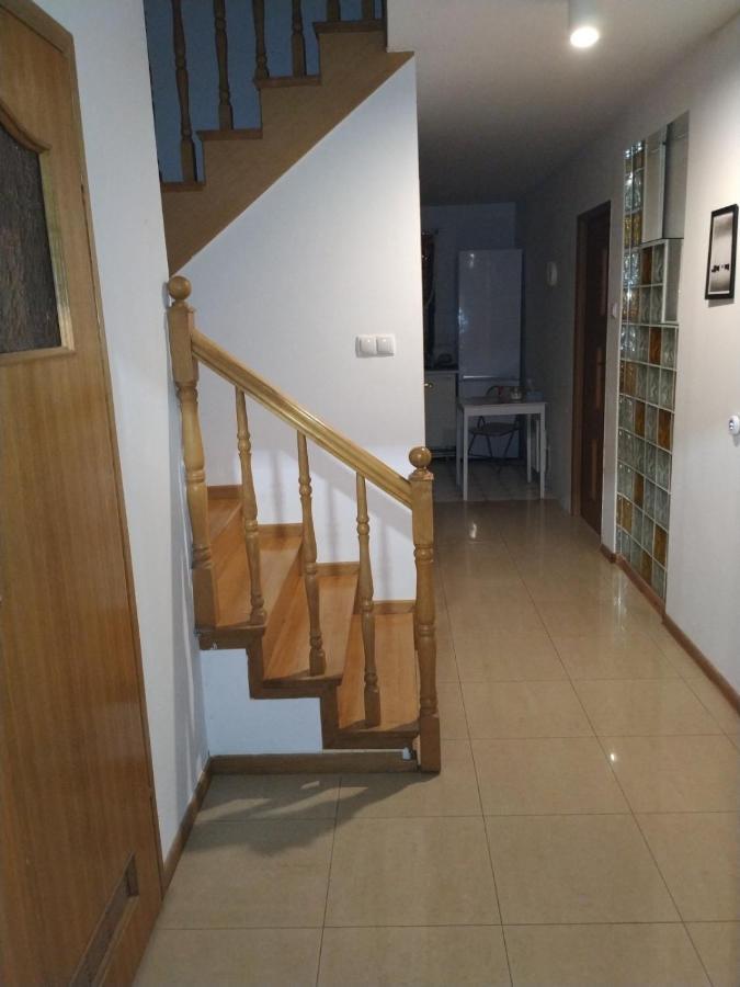 Ochota Forest Guest House Варшава Экстерьер фото